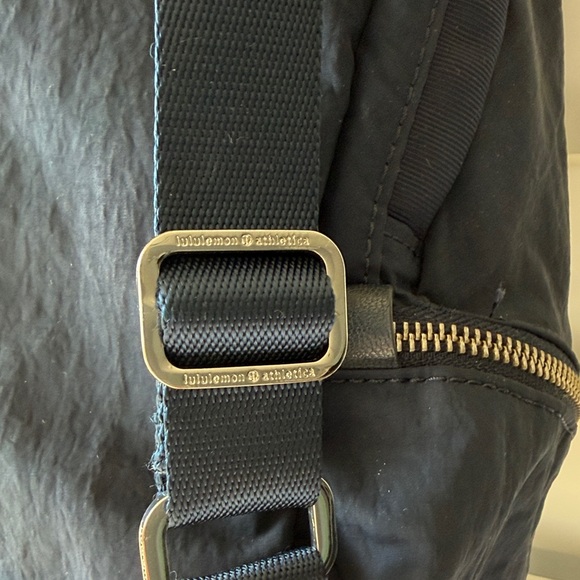 Lululemon City Adventurer Backpack 17L - Picture 4 of 8